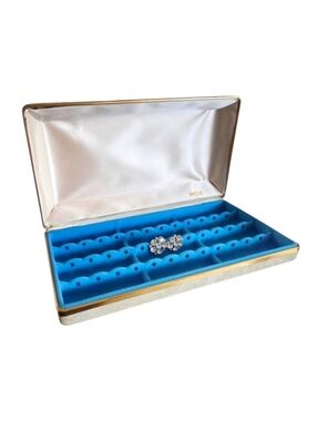 Vintage Travel Jewelry Box Clamshell Hard Case Earring Organizer 18 Pairs